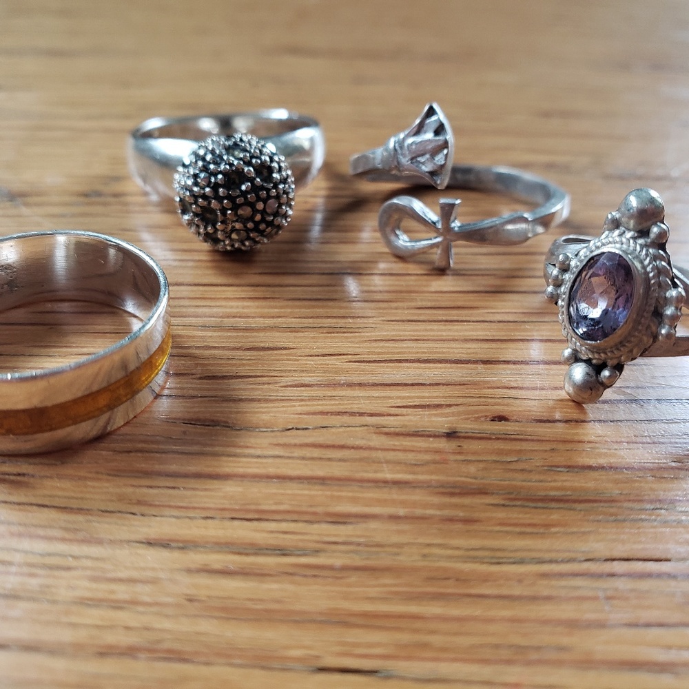Lot of 4 sterling silver rings
